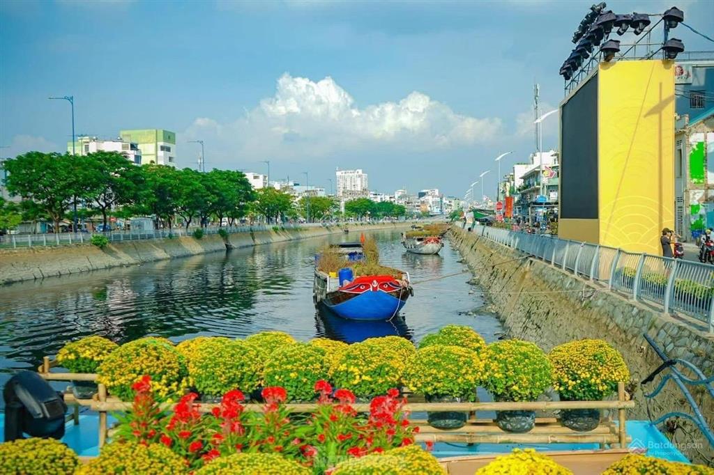 Bán căn hộ daqua view bến bình đông quận 8, diện tích 54m2 1pn+ giá 3,8 tỷ