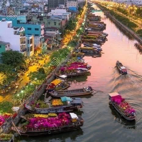Bán căn hộ daqua mặt tiền đường bình đông quận 8, diện tích 31m2 giá 2tỷ400