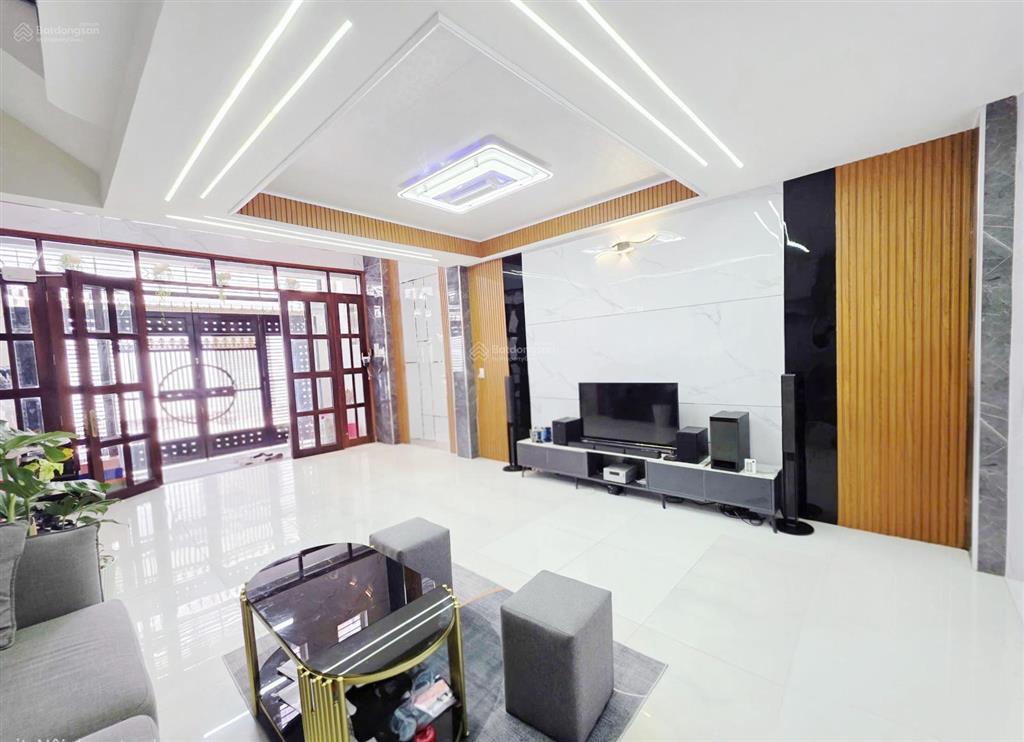 Nhà lạc long quân, p.hòa bình, dt 4,3m x 8,55m nở hậu 5,4m nhà 4 tầng, giá 8,7tỷ
