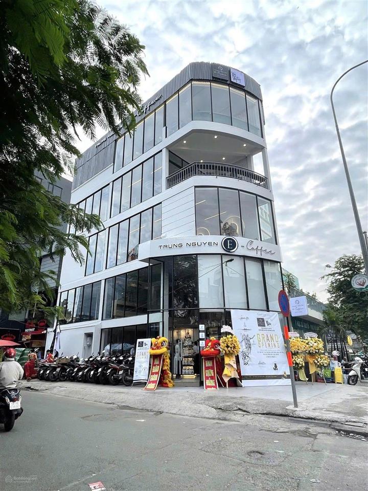 Giảm 11 tỷ, bán gấp góc 2mt sư vạn hạnh, q10 thuê 178tr/th, tỷ suất gần 5,5%/năm giá 36 tỷ