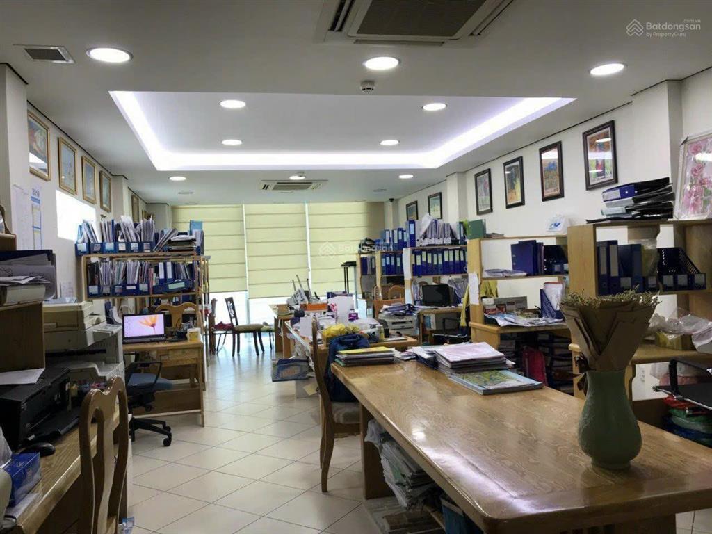 Siêu rẻ, hiếm có mt nguyễn gia trí, dt 10 x 20m  4 tầng  hđt 220 triệu/tháng  giá chỉ 52 tỷ