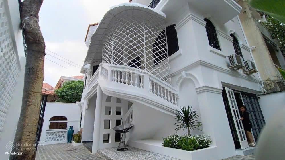 Khan hiếm bán mặt tiền nguyễn cửu vân, bình thạnh  10,6 x 20m  3 tầng  hđt 130tr/th  giá 50 tỷ