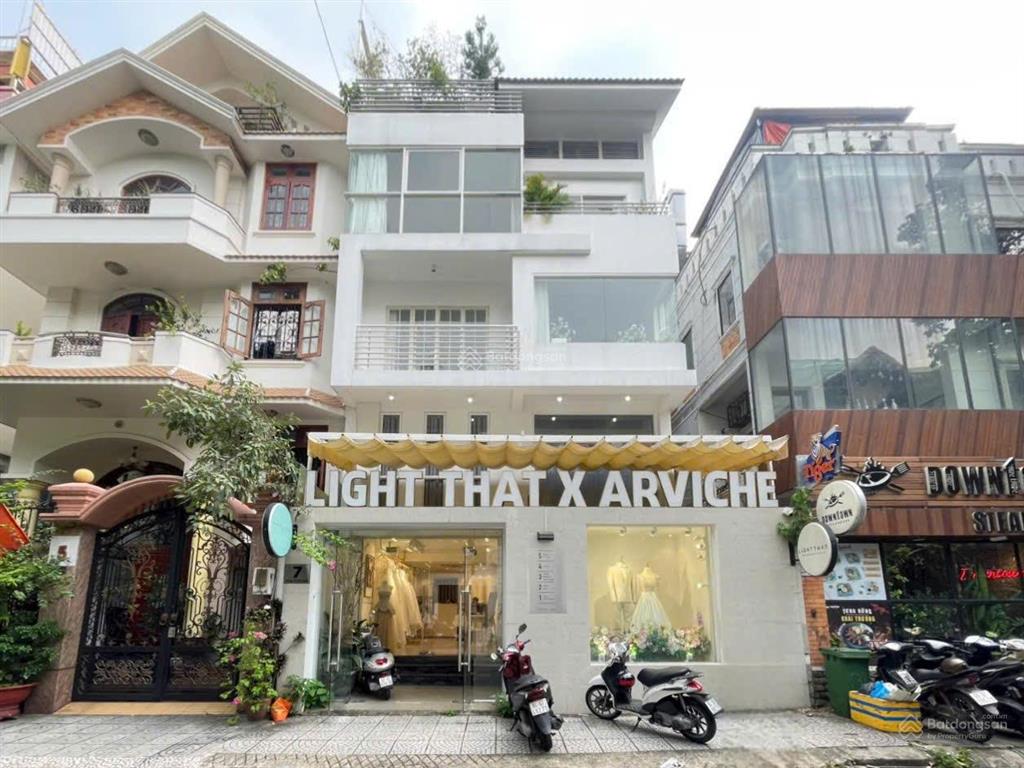 Bán siêu giảm giá 45 tỷ. mt khan hiếm hoa lan, phú nhuận  8 x 20m  4 tầng  hđt 90tr/th