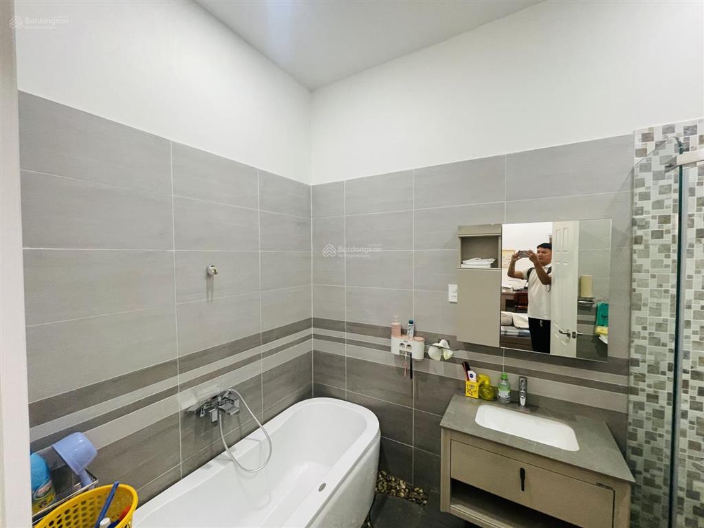 Hẻm xe tải bàu bàng p13 tân bình nhà ga t3 2 tầng 97m2 công nhận 85m2 ( 3.6 x 27 ) giá 12.85 tỷ.