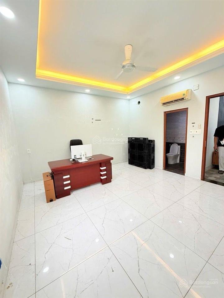 Hẻm 10m xe tải tránh sát mặt tiền phạm văn bạchtân bình5 tầng5*17m  nhỉnh 10 tỷ