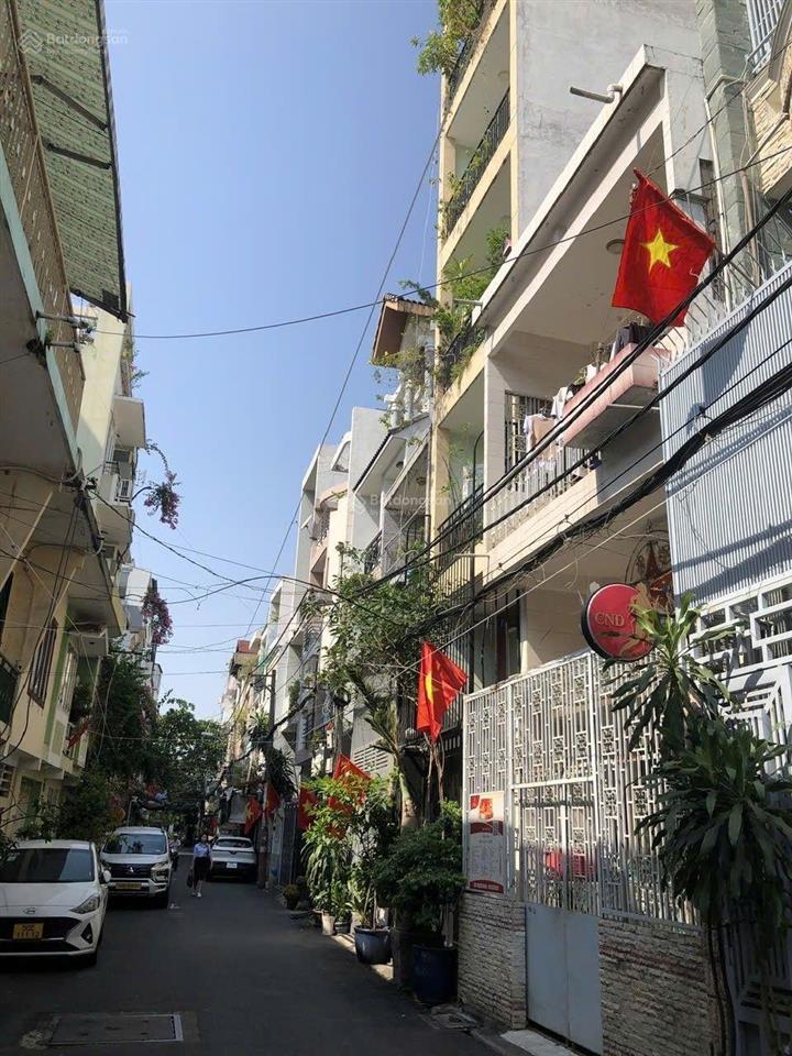 Nhà hiếm, vuông vức, không lỗi phong thủy, dt 4,6x16 m, cn 70m2, ngay đường huỳnh văn bánh, 3 tầng