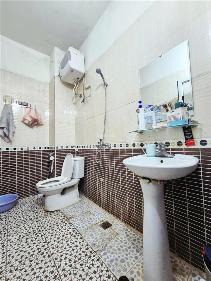 Bán căn nhà 70m2 rộng rãi, hẻm thoáng, ở liền hoặc cho thuê có hđ sẵn chỉ hơn 4 tỷ 0931 329 ***