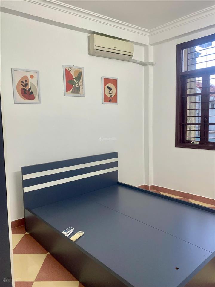 Cho thuê nhà 45m2 5 tầng, có sân rộng để xe ngõ 192 kim mã 13,5 triệu/tháng