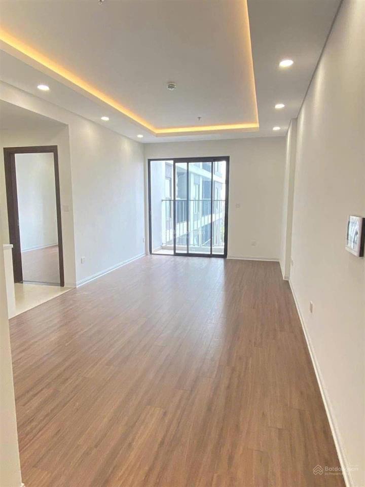 Em cần bán căn chung cư binh minh garden 93 đức giang long biên.