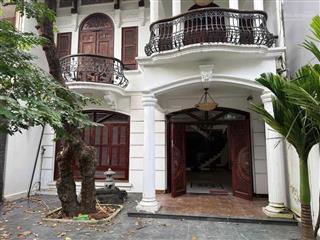 Cho thuê biệt thự có sân 103 nguyễn cửu vân phường 17 quận bình thạnh (cũ)