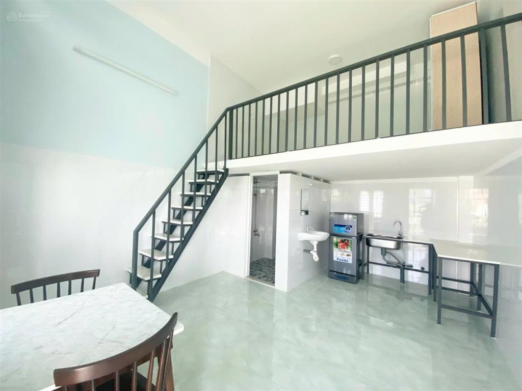 Phòng gác cao m8, đủ nội thất diện tích sử dụng 50m2  dễ di chuyển, trần cao chỉ 4trx