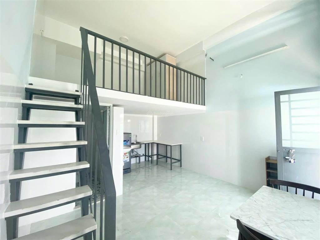 Phòng gác cao m8, đủ nội thất diện tích sử dụng 50m2  dễ di chuyển, trần cao chỉ 4trx