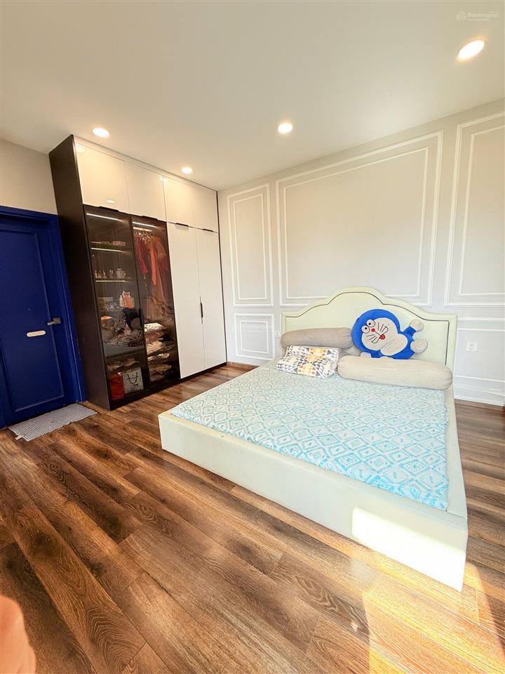 Chính chủ cho thuê căn hộ cao cấp emerald celadon city block b căn góc view công viên