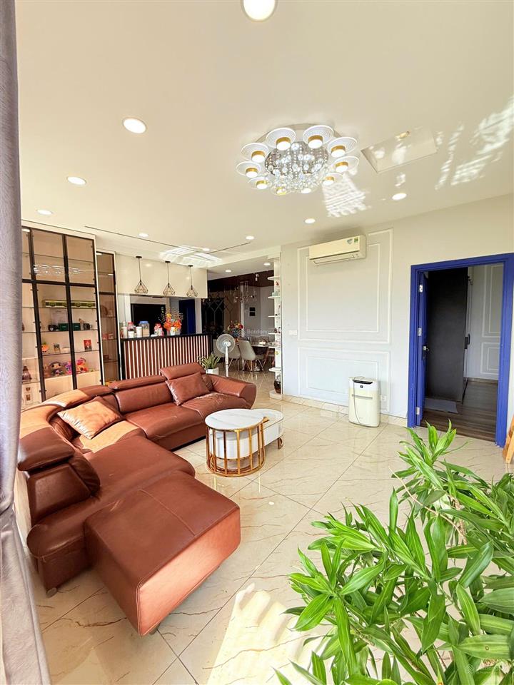 Chính chủ cho thuê căn hộ cao cấp emerald celadon city block b căn góc view công viên