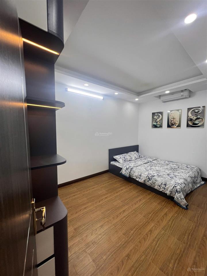 Chính chủ cần bán nhanh ccmn 55m2 2 ngủ ô tô đỗ cửa sổ riêng hồ tùng mậucạnh đh thương mại