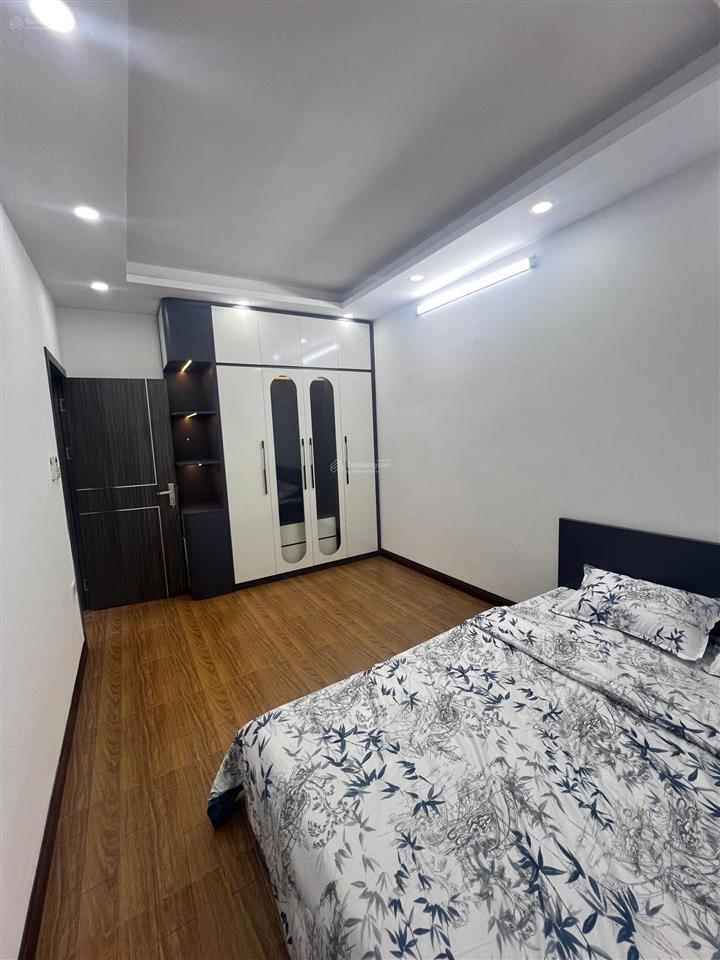 Chính chủ cần bán nhanh ccmn 55m2 2 ngủ ô tô đỗ cửa sổ riêng hồ tùng mậucạnh đh thương mại