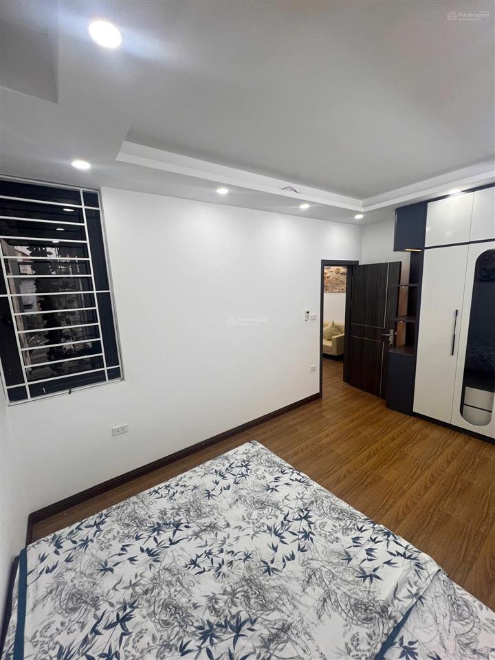 Chính chủ cần bán nhanh ccmn 55m2 2 ngủ ô tô đỗ cửa sổ riêng hồ tùng mậucạnh đh thương mại