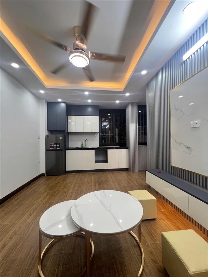 Chính chủ cần bán nhanh ccmn 55m2 2 ngủ ô tô đỗ cửa sổ riêng hồ tùng mậucạnh đh thương mại