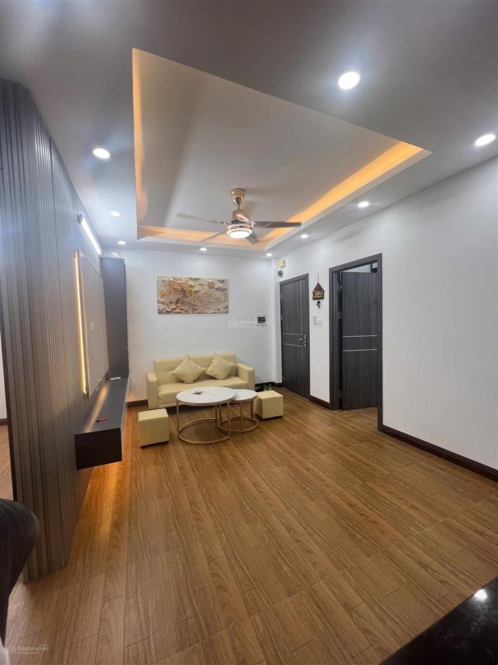 Chính chủ cần bán nhanh ccmn 55m2 2 ngủ ô tô đỗ cửa sổ riêng hồ tùng mậucạnh đh thương mại