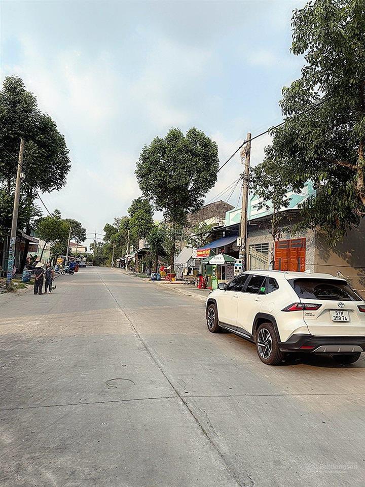 Cần tiền bán gấp dãy trọ 150m2, đang cho thuê 8tr. tháng sẵn 1 kiot + 4 phòng. shr