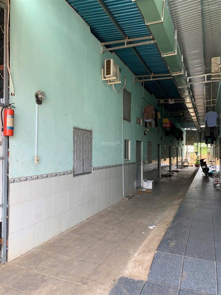 Bán gấp trọ 150m2 chơn thành,sẵn 1 kiot+4 phòng, đang cho thuê 8tr/ tháng .gần kcn becamex. gía 500