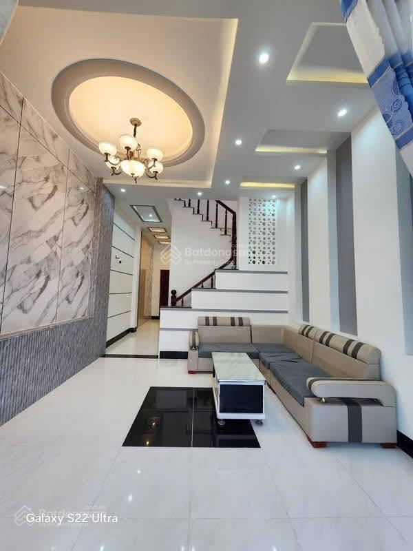 Bán gấp nhà bình chánh 1t1l 81m2 đang cho thuê 8 triệu/tháng. gần chợ bình chánh. gía 1 tỷ 650