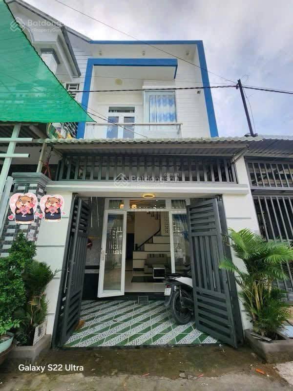 Bán gấp nhà bình chánh 1t1l 81m2 đang cho thuê 8 triệu/tháng. gần chợ bình chánh. gía 1 tỷ 650