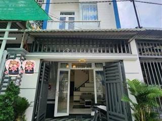 Bán gấp nhà bình chánh 1t1l 81m2 đang cho thuê 8 triệu/tháng. gần chợ bình chánh. gía 1 tỷ 650