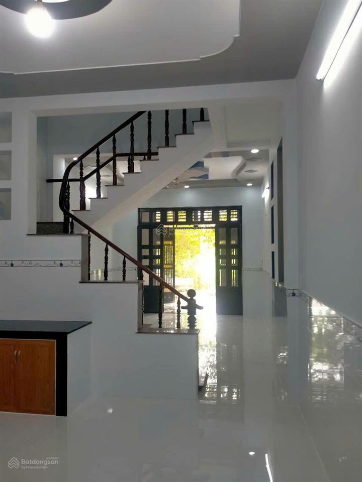 Bán gấp nhà 1t1l bình chánh 80m2 gần chợ bình chánh,cho thuê 8 triệu/ tháng. gía 1 tỷ 450