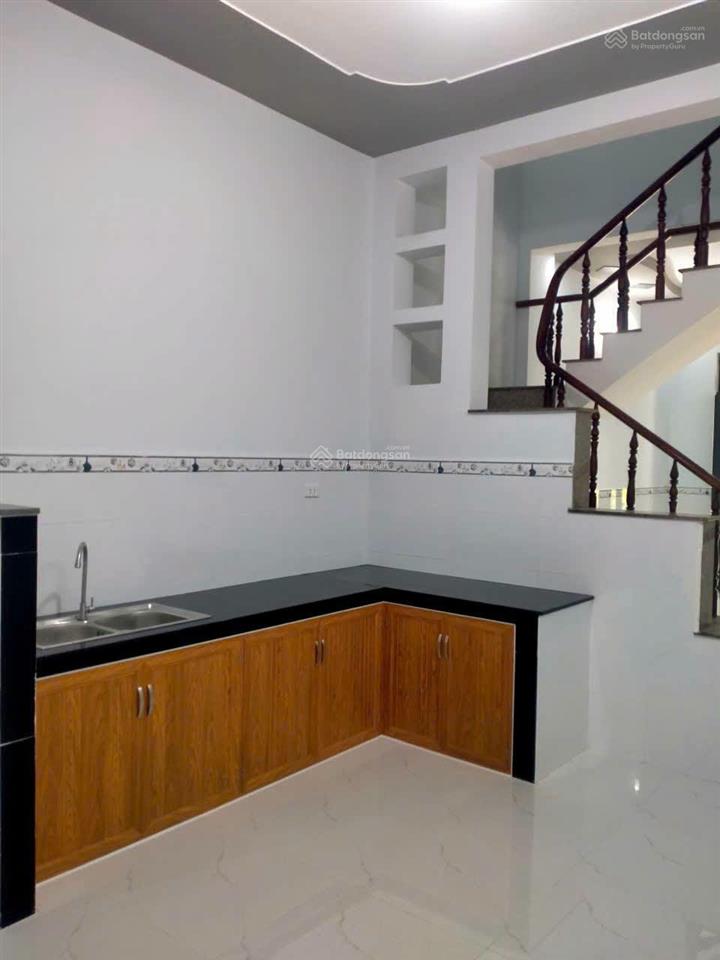 Bán gấp nhà 1t1l bình chánh 80m2 gần chợ bình chánh,cho thuê 8 triệu/ tháng. gía 1 tỷ 450