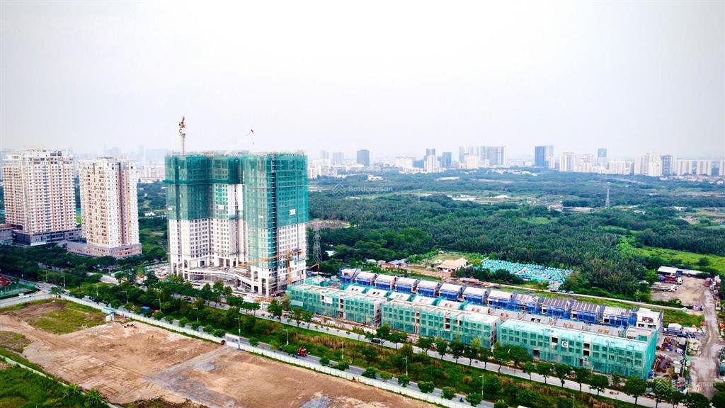 Biệt thự essensia parkway mặt tiền nguyễn hữu thọ, 160m2, 4 tầng, 0767 506 ***