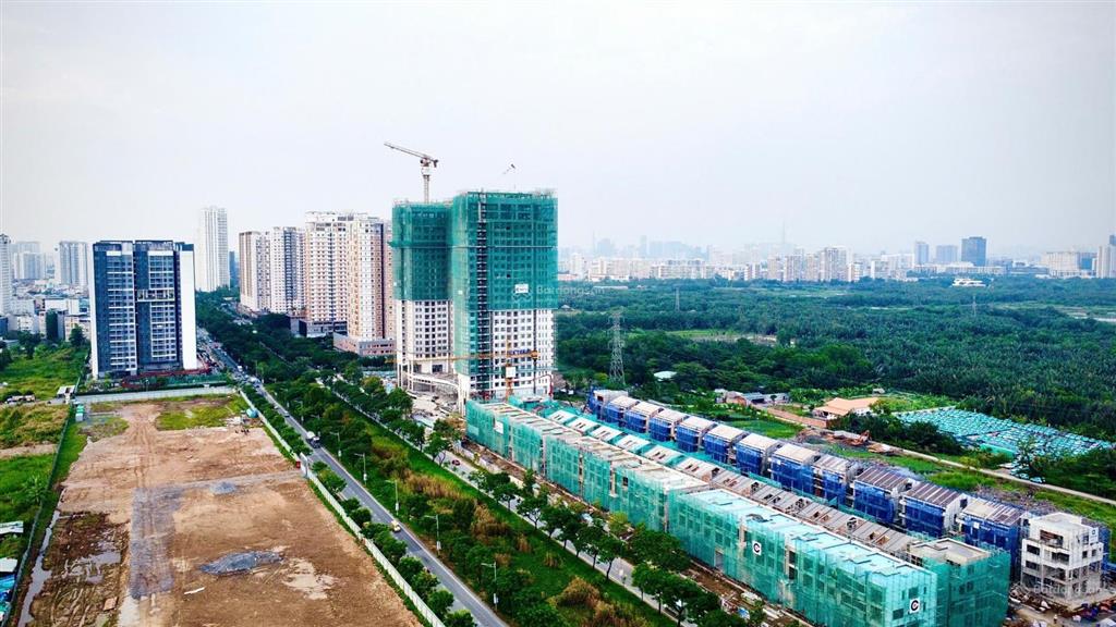 Biệt thự essensia parkway mặt tiền nguyễn hữu thọ, 160m2, 4 tầng,  0767 506 ***