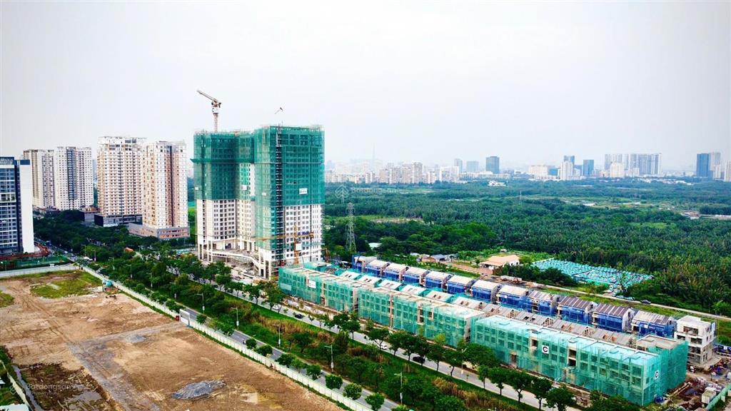 Biệt thự essensia parkway mặt tiền nguyễn hữu thọ, 160m2, 4 tầng,  0767 506 ***