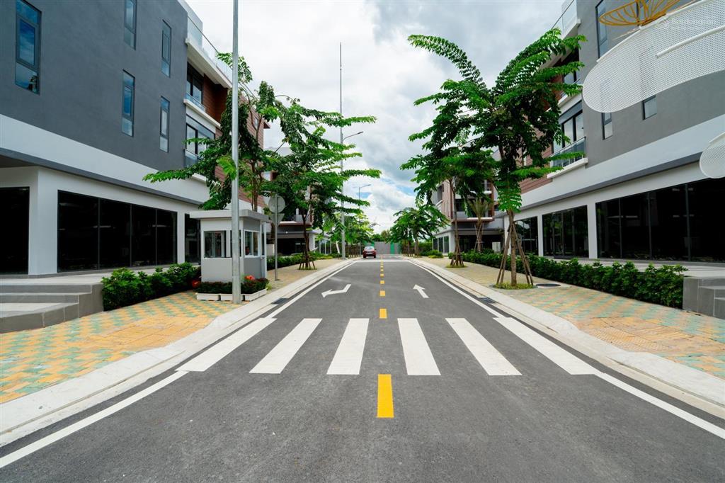 Bán shophouse đẹp tại celesta avenue, 235 triệu/m2, 210 m2, 3pn, 3wc, 2 mặt tiền