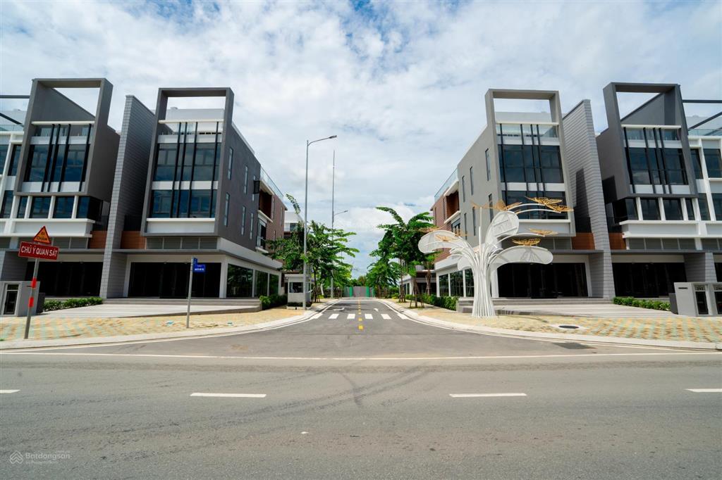 Bán shophouse đẹp tại celesta avenue, 235 triệu/m2, 210 m2, 3pn, 3wc, 2 mặt tiền