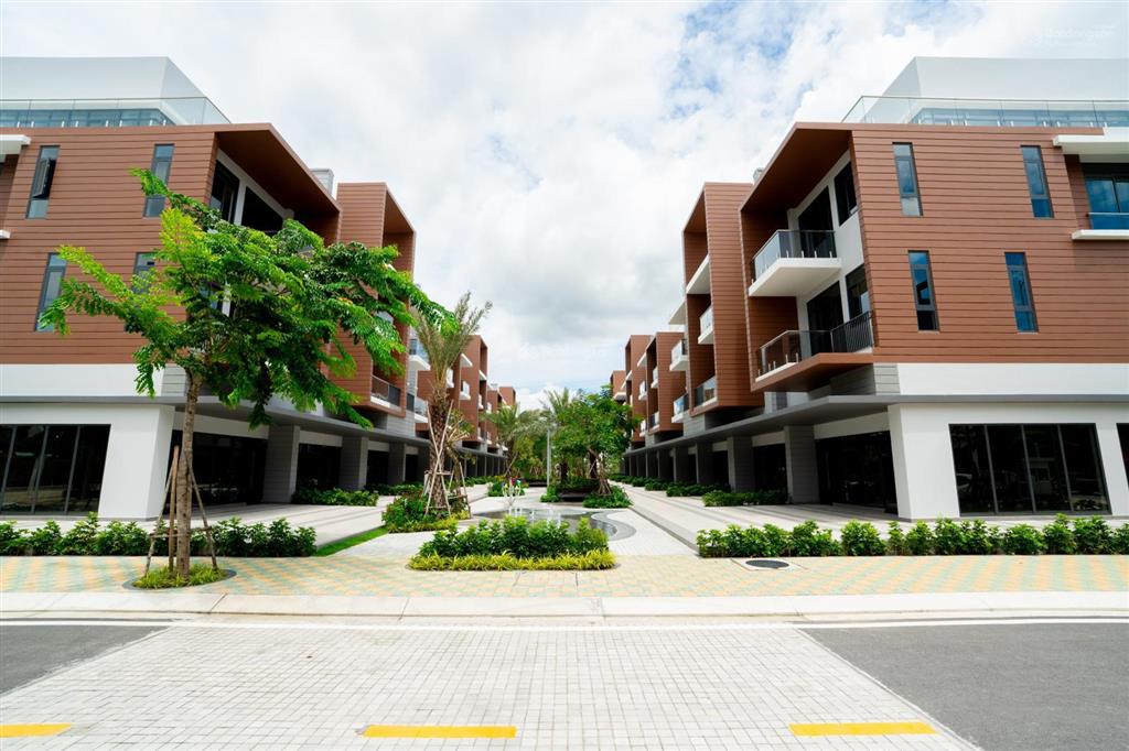 Bán shophouse đẹp tại celesta avenue, 235 triệu/m2, 210 m2, 3pn, 3wc, 2 mặt tiền
