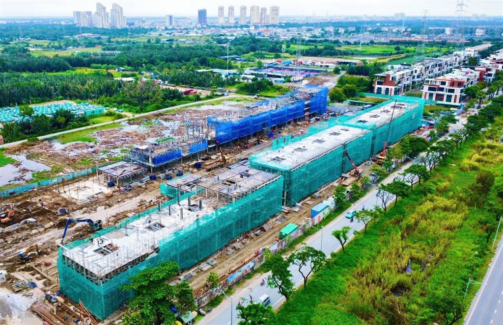 Bán căn hộ penthouse essensia sky, 20,5 tỷ, 244 m2, đẹp, nhiều tiện ích cao cấp