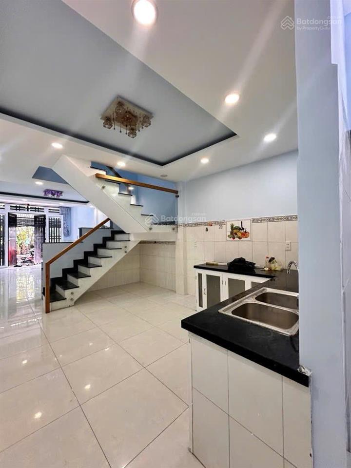 Bình tân ,hẻm xe hơi đỗ cửa, 56m2 , 2 tầng đúc , chỉ 5.x tỷ
