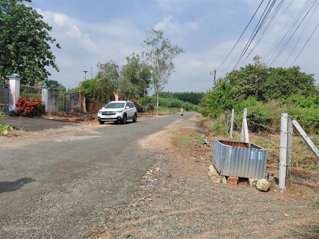 Cần bán lô đất 10m ngang mt đường nhựa gần vòng xoay hắc dịch giá 1.65 tỷ