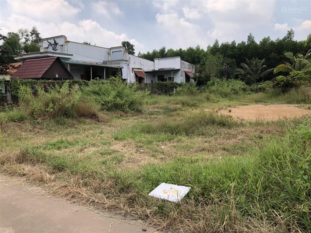 Kẹt tiền giảm 100tr bán đất gần trung tâm hành chính xuân lộc, giá bán 1tỷ350 sổ hồng tại nhà