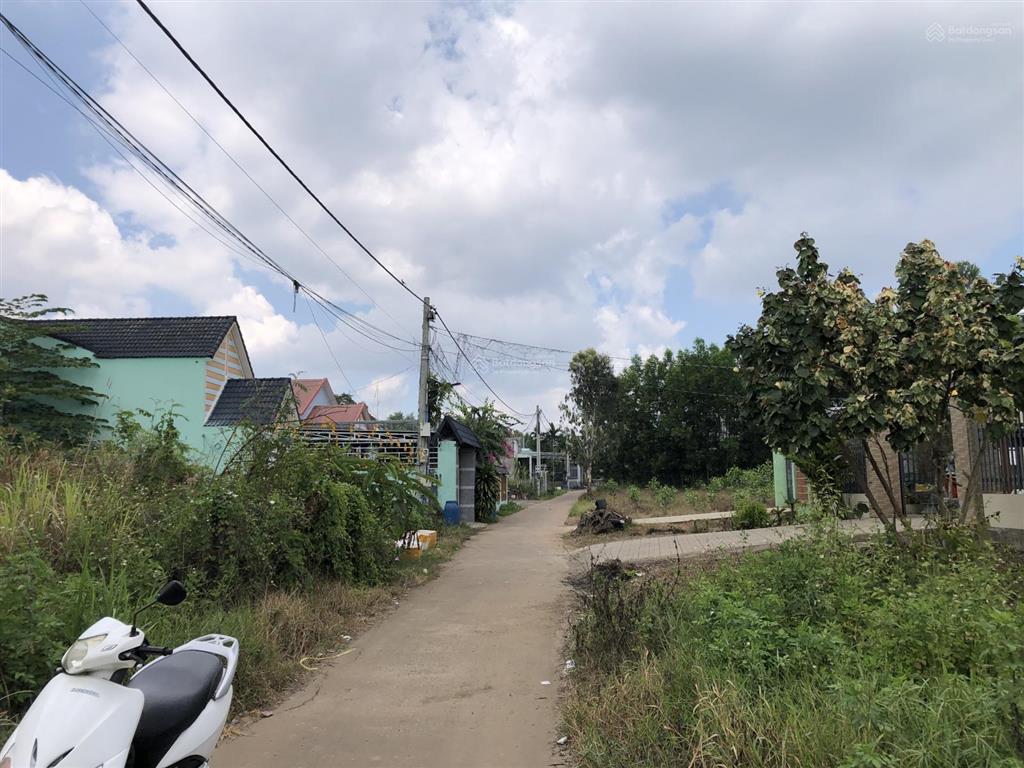 Kẹt tiền giảm 100tr bán đất gần trung tâm hành chính xuân lộc, giá bán 1tỷ350 sổ hồng tại nhà