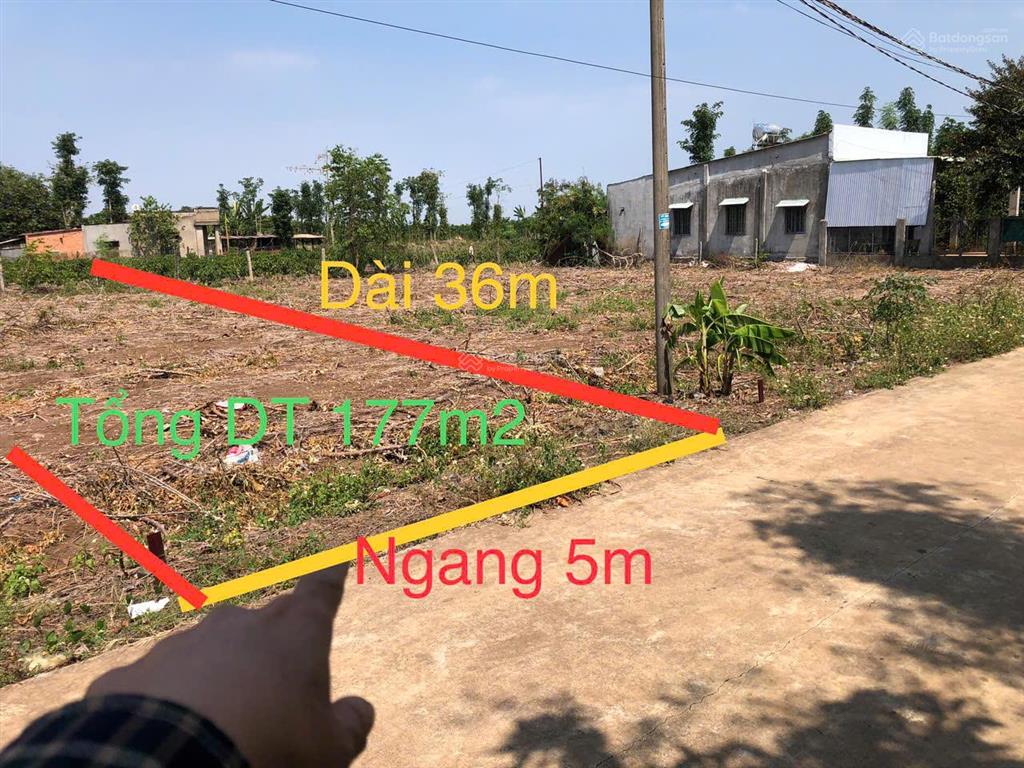 Duy nhất còn 01 lô đất dt 5x36m mua là xây ở ngay thổ cư 132m2 giá tốt nhất khu vực