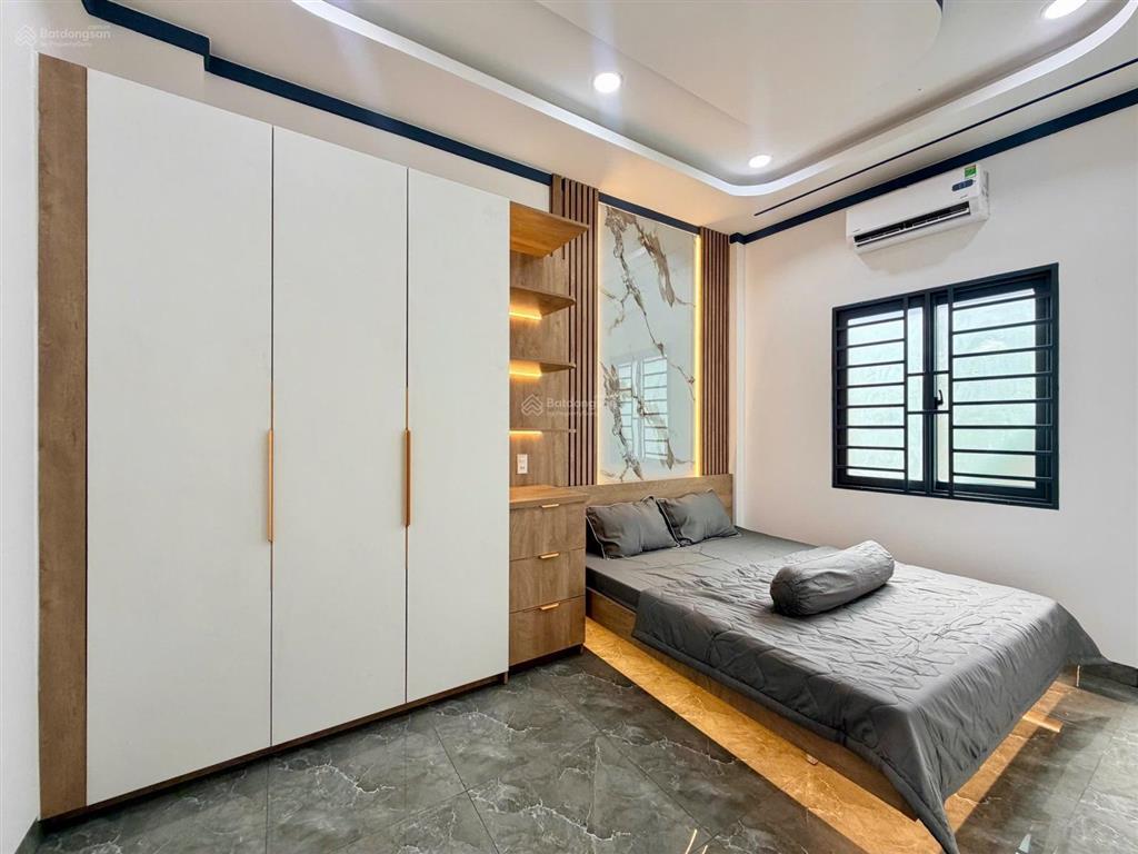 Nhà xây mới p.long khánh 1trệt 1 lửng 3pn + 3wc đường ô tô vô tới nhà, dân cư đông giá chỉ 1tỷ870