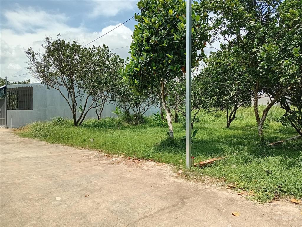 Kẹt tiền cần bán lô đất full thổ cư ngay trung tâm p. bình lộc, chỉ cần 400tr là sở hữu ngay