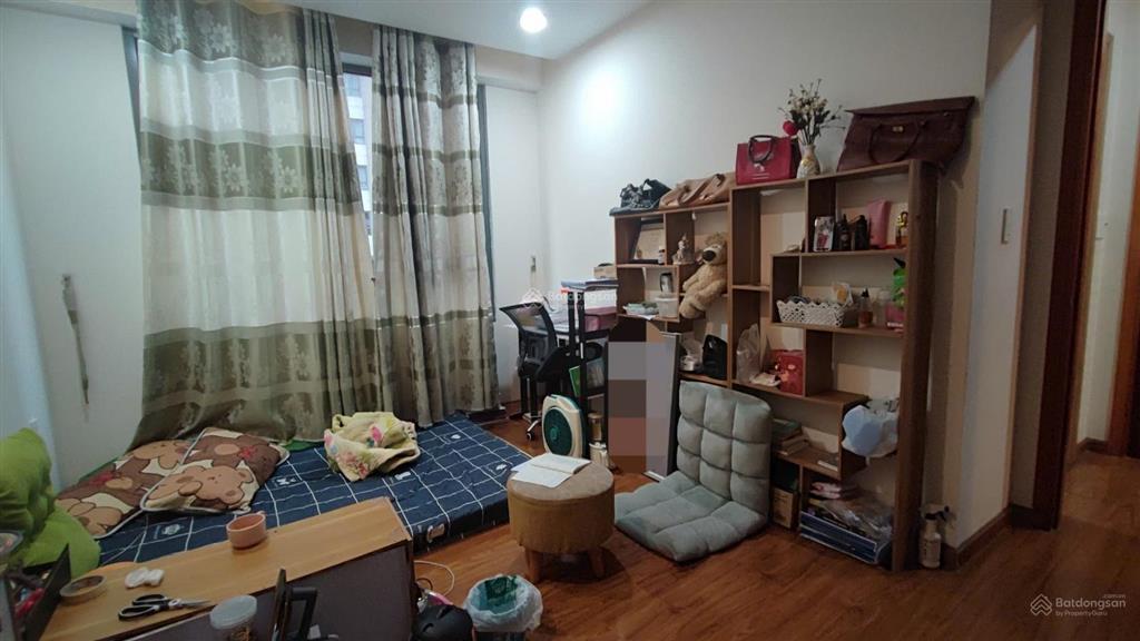 Cần bán căn 3pn lầu 8 tòa b căn hộ the goldview quận 4