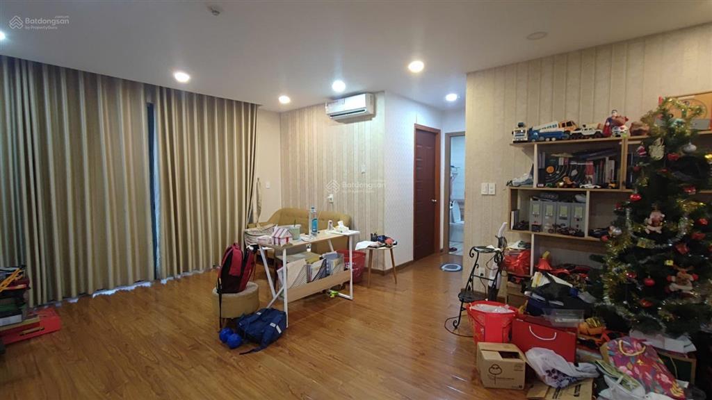 Cần bán căn 3pn lầu 8 tòa b căn hộ the goldview quận 4