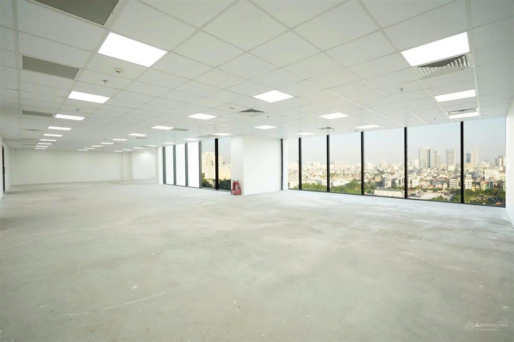 Bán lô trung tâm thương mại, 136 hồ tùng mậu. 78m²  4,7 tỷ. cùng nhiều chiết khấu tốt khác.