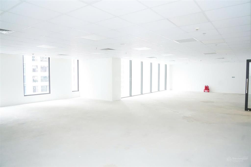 Bán lô văn phòng 138m2  giá chỉ 8 tỷ, nhận bàn giao ngay
