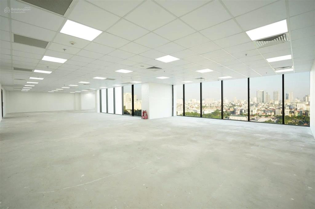 Bán lô văn phòng 138m2  giá chỉ 8 tỷ, nhận bàn giao ngay