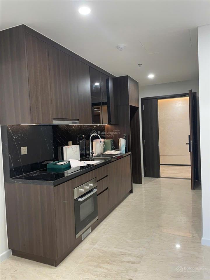 Chính chủ cho thuê chcc lumiere evergreen, 2n2vs, nội thất cơ bản, view thoáng mát, nhà siêu mới.